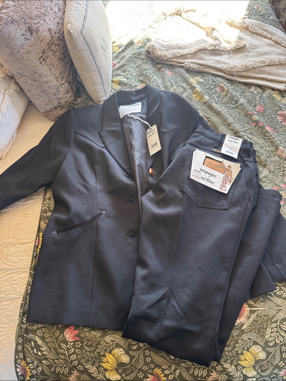 Wrangler Black Two-Piece Suit Jacket and Pants